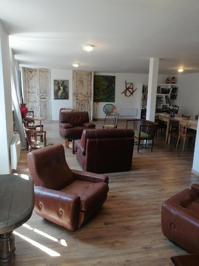 Logement Entier Spacieux Et Confortable A 1 H De Paris Courtenay  Exterior photo